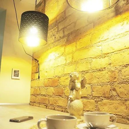 Emi Aparthotel 3*