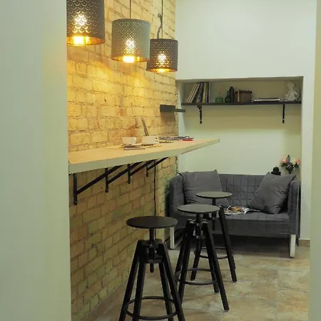 Emi アパートホテル 3*