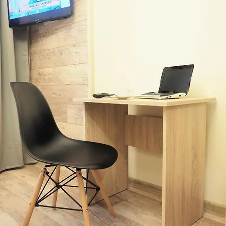 Emi Aparthotel