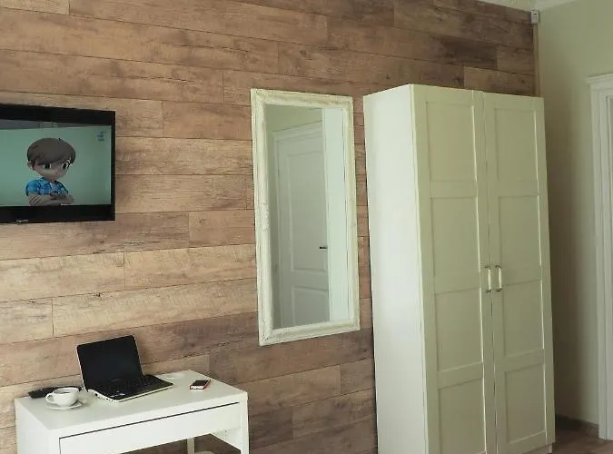 Apartmanhotel Emi 3*